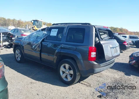 2016 Jeep Patriot Latitude z USA, uszkodzony, nr VIN 1C4NJRFB9GD697039
